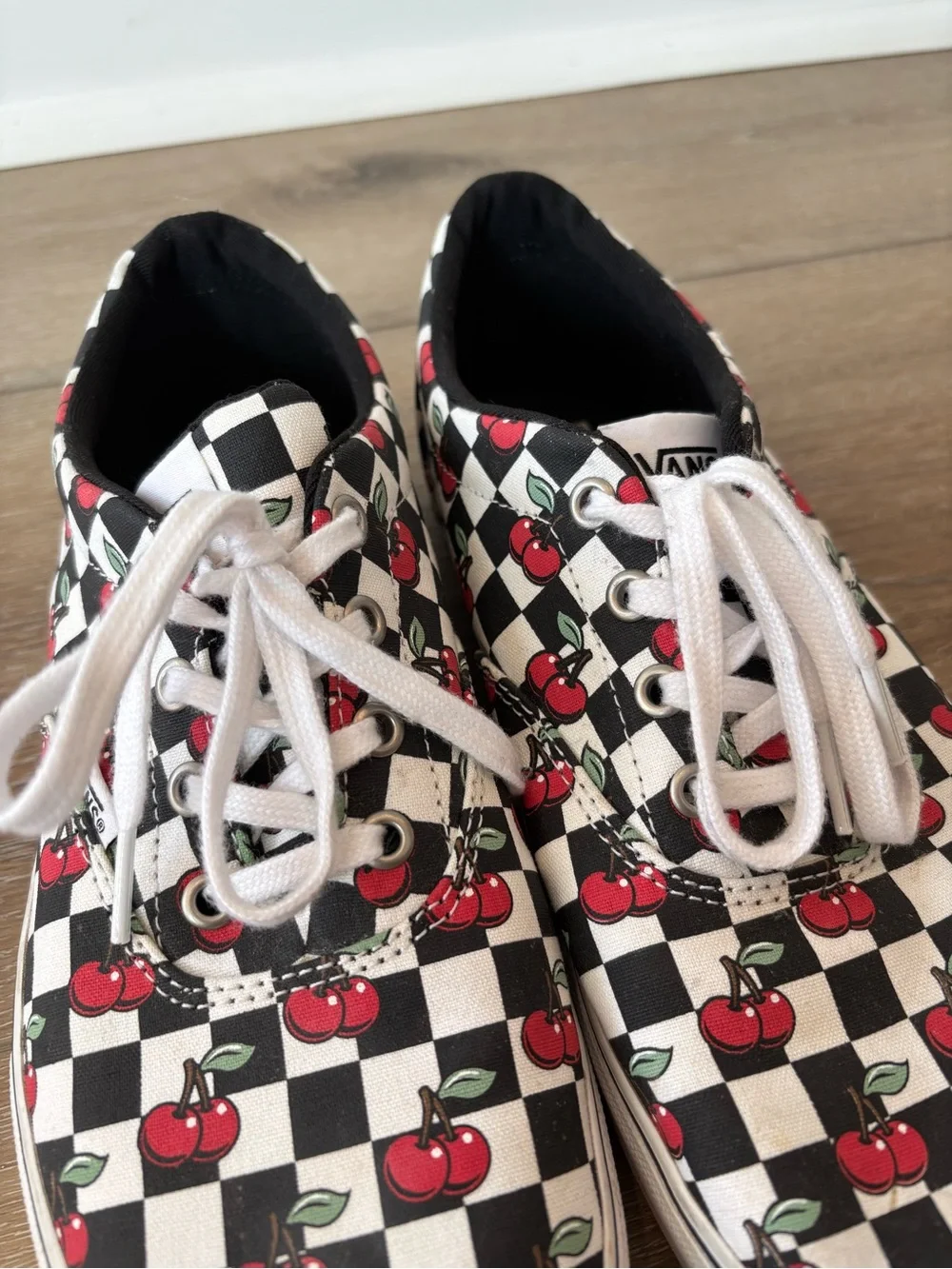 Vans Doheny Checkerboard Cherry Low-Top Sneakers - Black White Red - Size 10